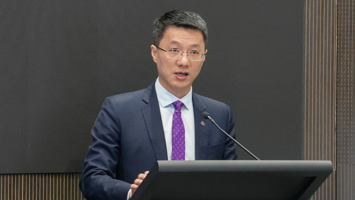 Professor Zheng Zijian, Vice President (Knowledge Transfer) of PolyU